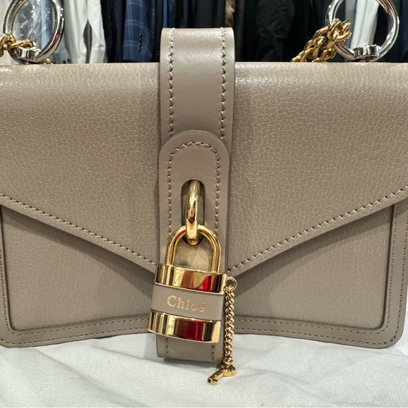 CHLOE
Shiny Goatskin Calfskin Mini Aby
Chain Shoulder Bag Motty Grey - Picture 2 of 7